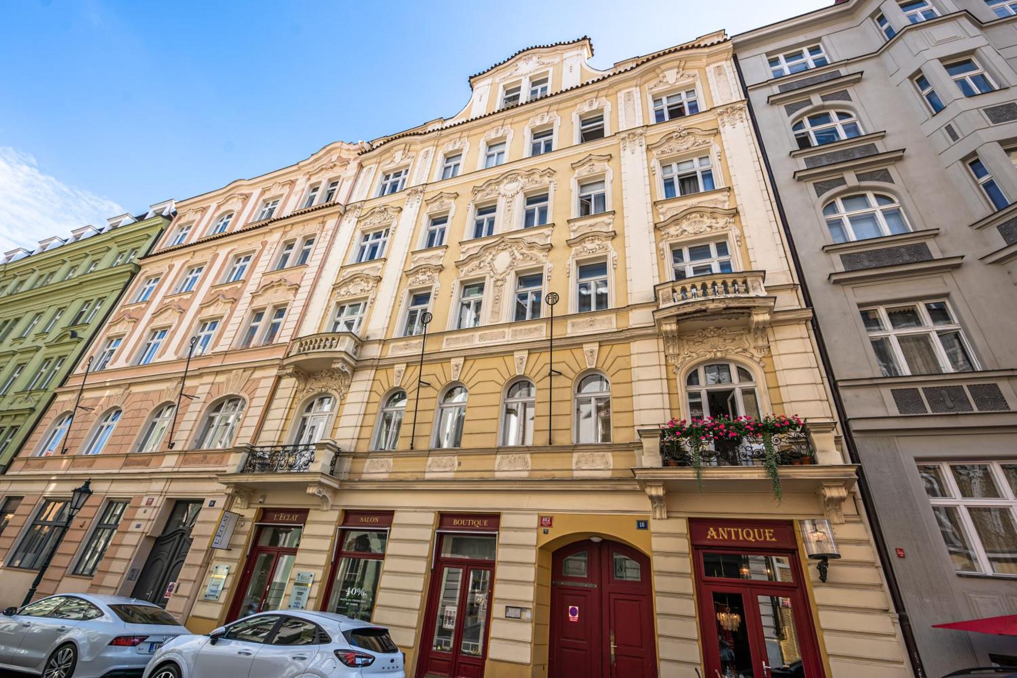 Lägenhet Wishlist Residences - Old Town Square *