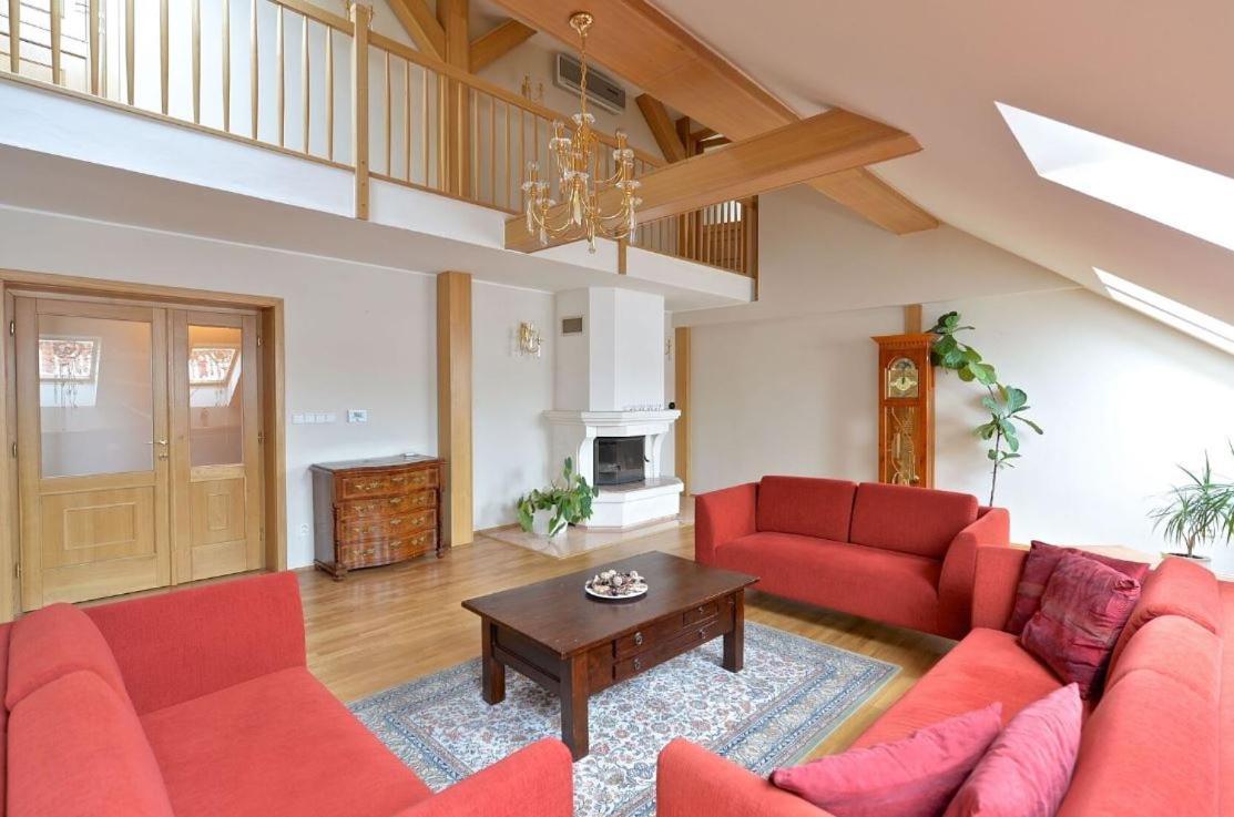 Apartment Wishlist Residences - Old Town Square