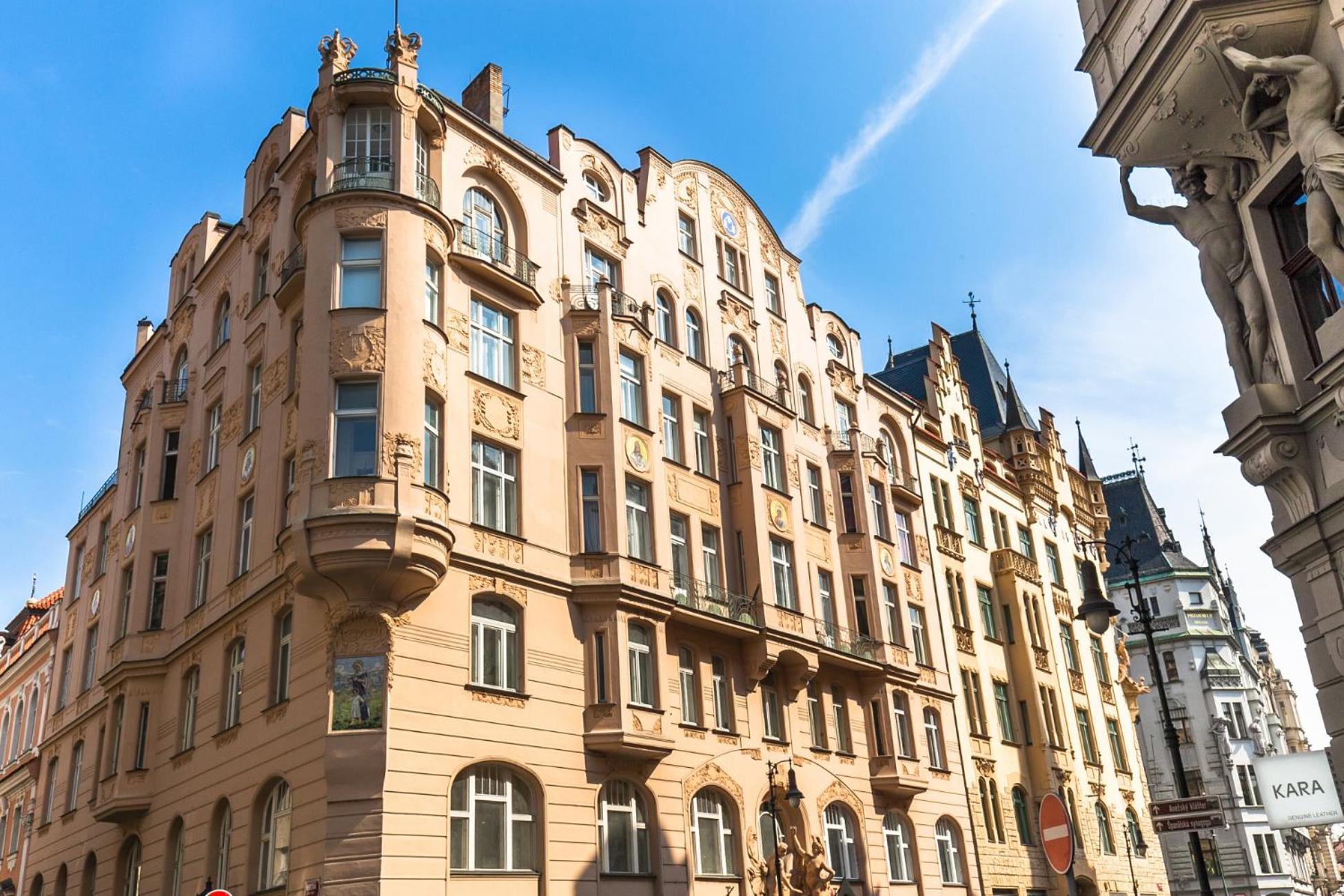 Wishlist Residences - Old Town Square Prag